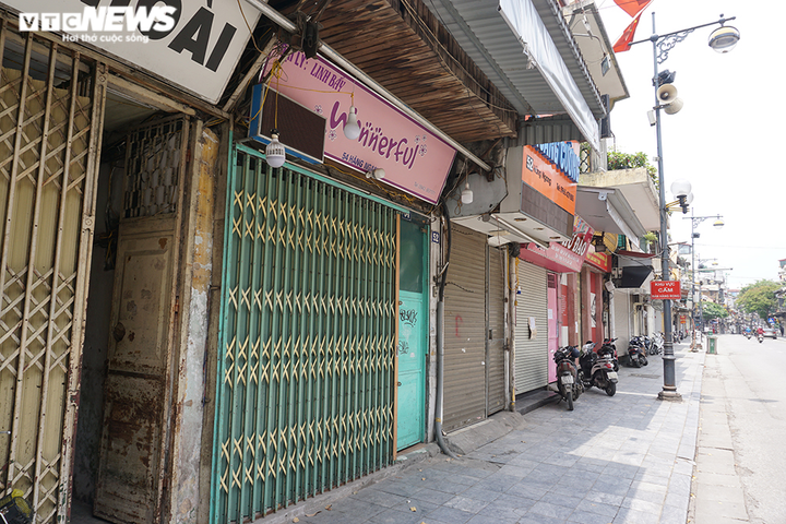 Hà Nội tiếp tục cách ly xã hội: Tiểu thương cam kết chấp hành - 1