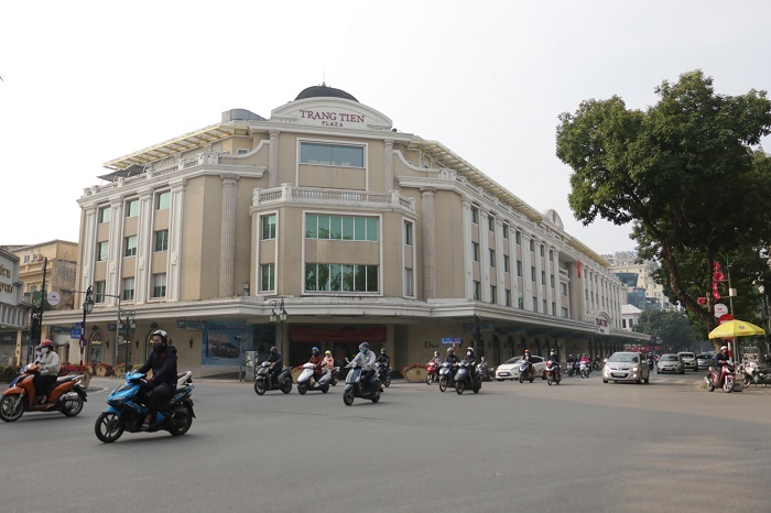 Chưa hết lệnh cách ly toàn xã hội, dân Thủ đô nườm nượp đổ ra đường - 9