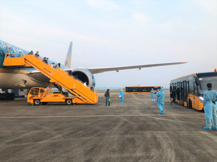 Cách ly tập trung 14 ngày khách du lịch từ Đà Nẵng đến Tân Sơn Nhất - 1