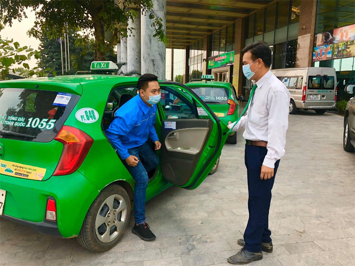 TP.HCM cấm taxi, xe buýt, xe khách hoạt động đến hết 22/4 - 1