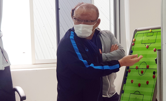 Vòng loại World Cup 2022 bị hoãn, tuyển Việt Nam mất gì? - 1