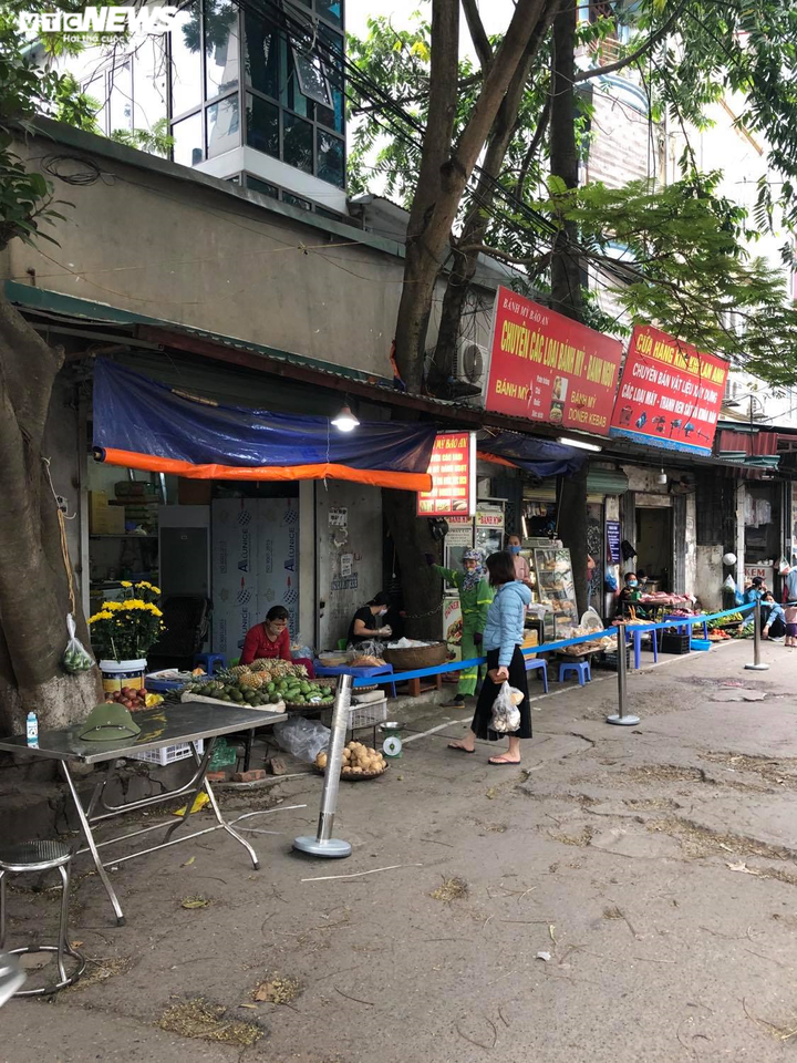 Cửa hàng kinh doanh Hà Nội tiếp tục đóng cửa, phòng chống COVID-19 - 14