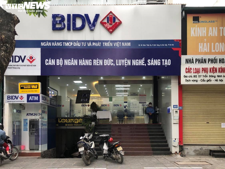 Cửa hàng kinh doanh Hà Nội tiếp tục đóng cửa, phòng chống COVID-19 - 15