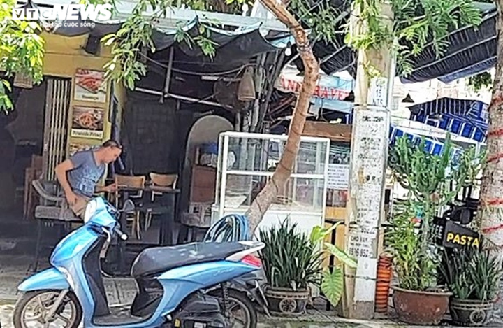 Đà Nẵng: Nhiều quán cà phê bán “chui”, khách không giữ khoảng cách - 10