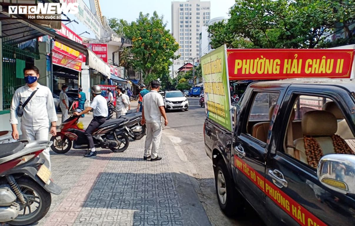 Đà Nẵng: Nhiều quán cà phê bán “chui”, khách không giữ khoảng cách - 12