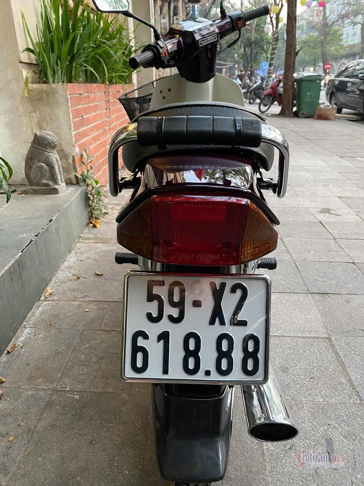 Honda Dream Thái 14 năm tuổi giá 120 triệu đồng - 4