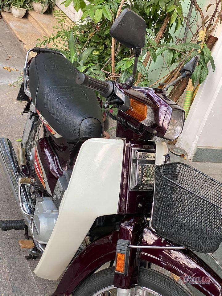 Honda Dream Thái 14 năm tuổi giá 120 triệu đồng - 3