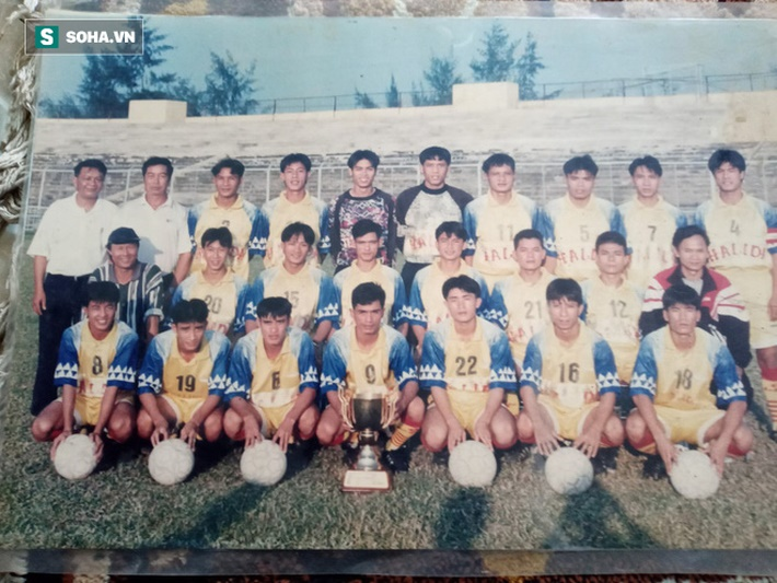 1 triệu đồng của bầu Đức, chiếc khăn tang và chuyện chưa kể về U23 Việt Nam - 2