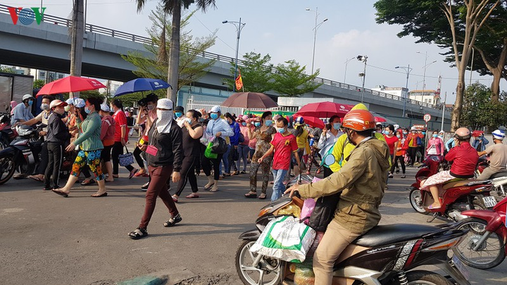Công ty TNHH Pouyuen Việt Nam trở lại hoạt động sau 2 ngày tạm dừng - 1