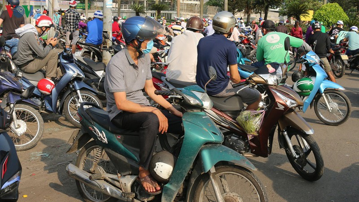 Công ty TNHH Pouyuen Việt Nam trở lại hoạt động sau 2 ngày tạm dừng - 8