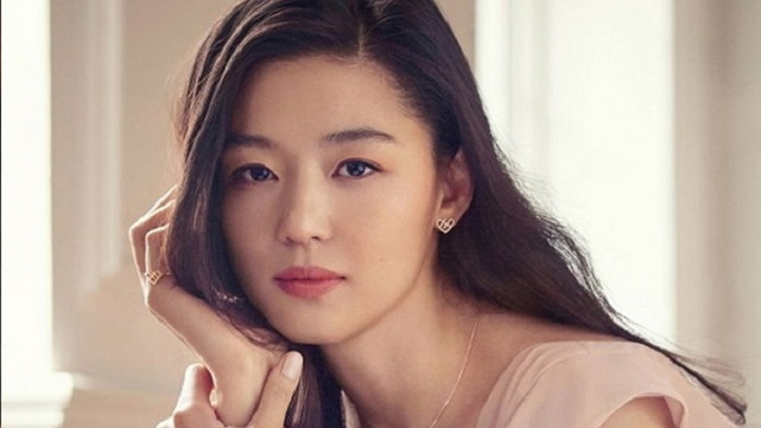 Jeon Ji Hyun bị phát hiện nói dối việc giảm tiền thuê nhà mùa dịch - 1