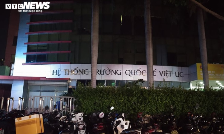 Học sinh đang nghỉ dịch, Trường Việt Úc vẫn thu thêm tiền giữ chỗ năm học mới - 1