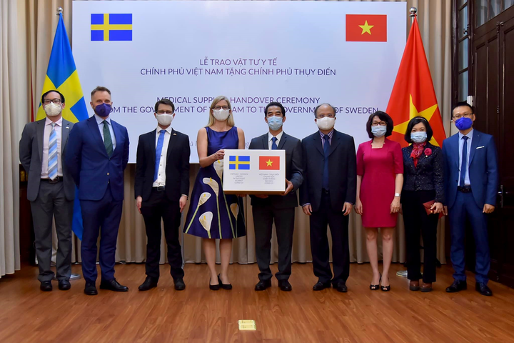 Đại sứ Thụy Điển cảm ơn Việt Nam: 'Khi khó khăn mới biết ai là bạn' - 2