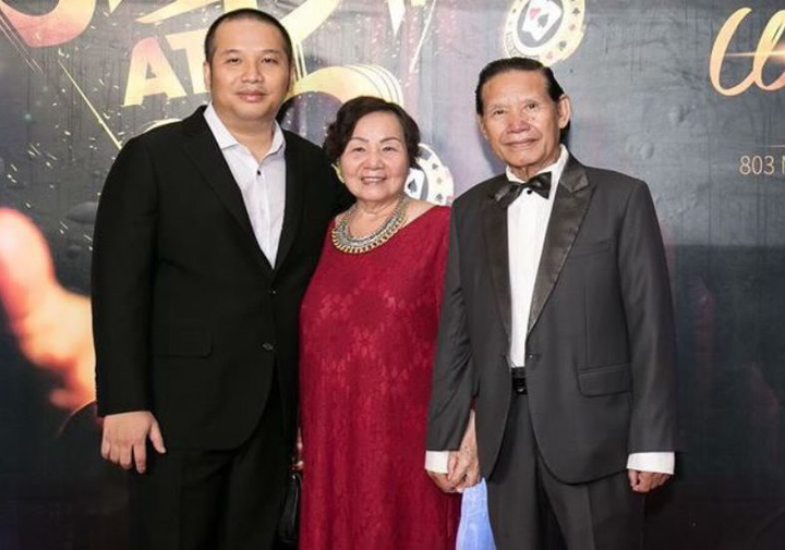 Nghệ sĩ chia buồn khi biết cha của đạo diễn Quang Huy qua đời - 1