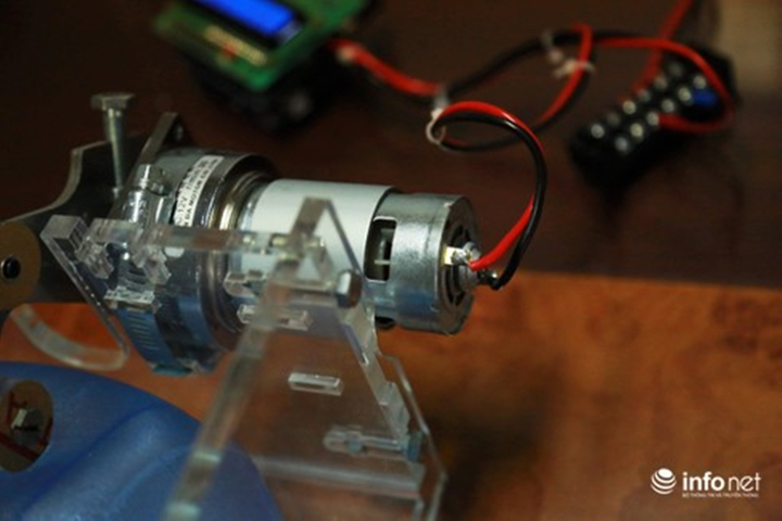 Cận cảnh máy trợ thở đầu tiên do chính tay người Việt Nam thiết kế và sản xuất - 13