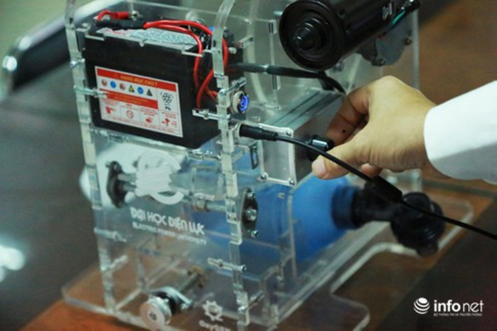 Cận cảnh máy trợ thở đầu tiên do chính tay người Việt Nam thiết kế và sản xuất - 8