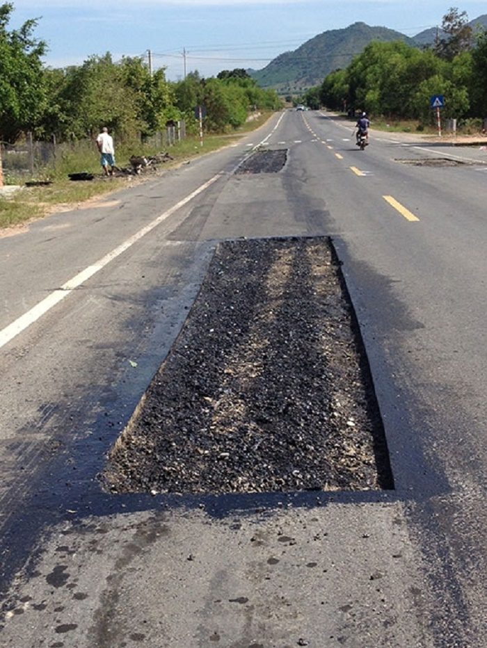 Đường tránh quốc lộ 55 mới bàn giao đã xuống cấp, Bình Thuận lập đoàn thanh tra - 1