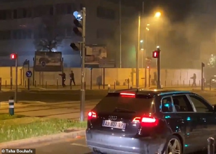 Cảnh sát Pháp, Đức mạnh tay dẹp biểu tình phản đối phong tỏa - 2