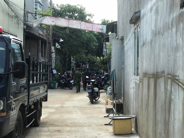 Người phụ nữ chết trong tư thế treo cổ ở Bình Dương - 1