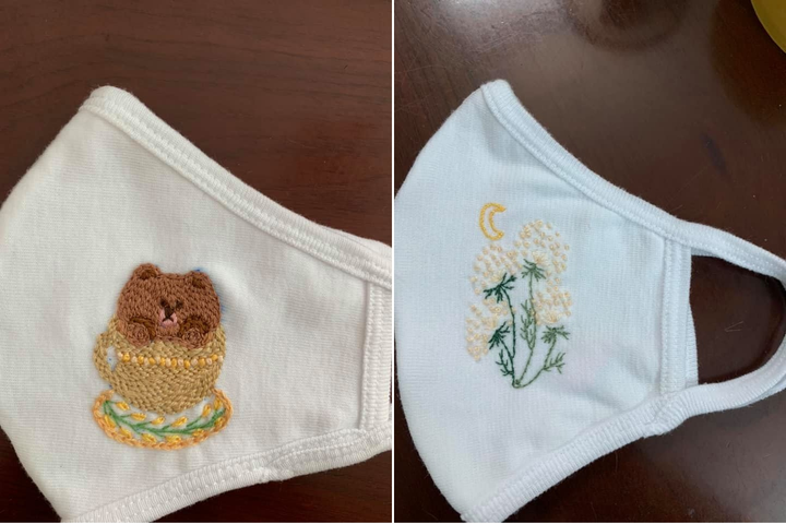 Giải khuây 'mùa' cách ly, chị em so khéo tay bằng cách thêu khẩu trang vải - 9