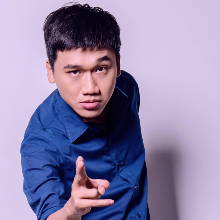 Xuân Nghị: 'Sau khi khán giả vỗ tay, cô Hồng Vân dùng gậy đập tôi tới tấp' - 2