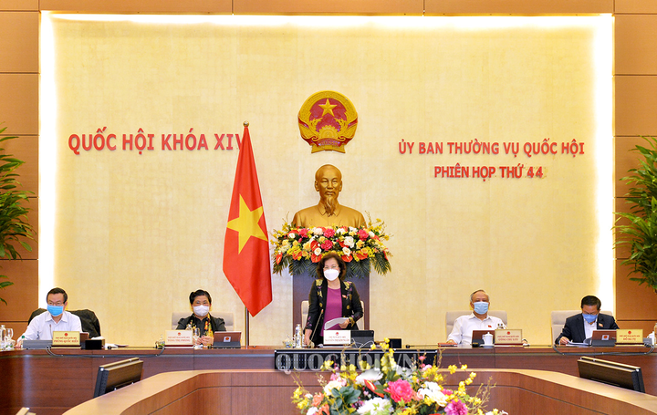 Chủ tịch Quốc hội: Cách ly xã hội nhưng không để chậm trễ, ách tắc công việc - 1