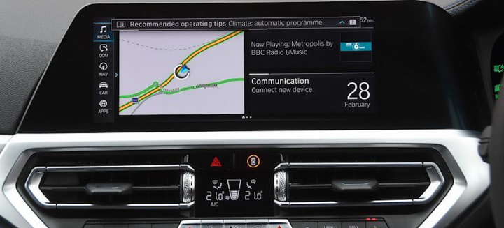 Hệ thống thông tin giải trí nào gây mất tập trung nhất trên xe? - 1