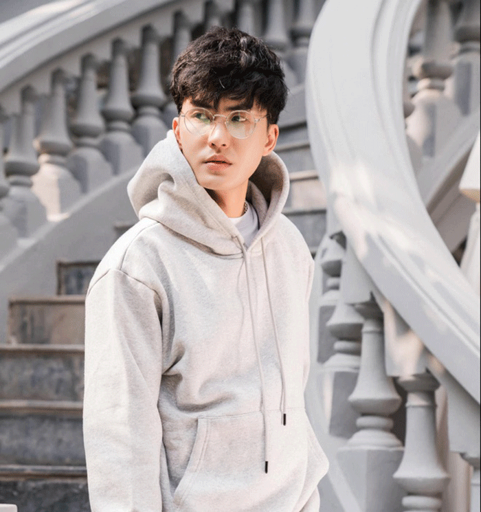 Thầy giáo điển trai 'gây bão' sau buổi livestream dạy Toán - 10