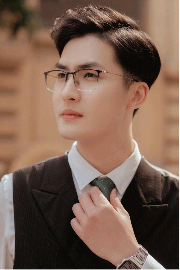 Thầy giáo điển trai 'gây bão' sau buổi livestream dạy Toán - 11