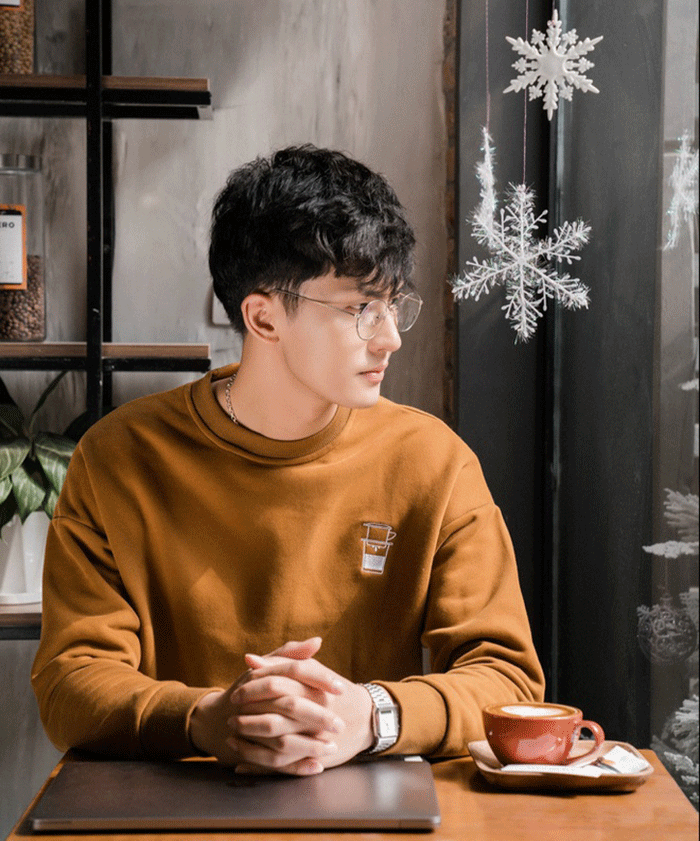 Thầy giáo điển trai 'gây bão' sau buổi livestream dạy Toán - 6