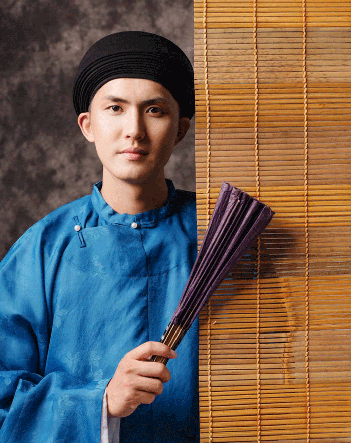 Thầy giáo điển trai 'gây bão' sau buổi livestream dạy Toán - 9