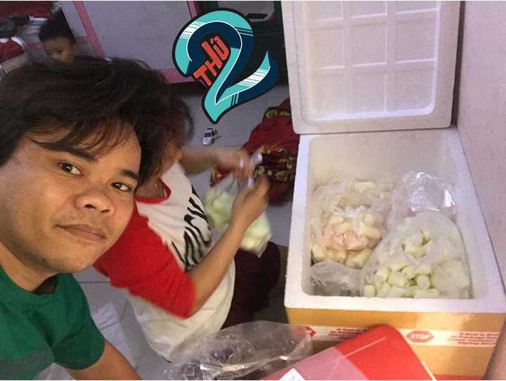 Diễn viên Lê Khâm: 'Tôi bán sữa chua, nhiều lần khóc khi bị bom hàng' - 1