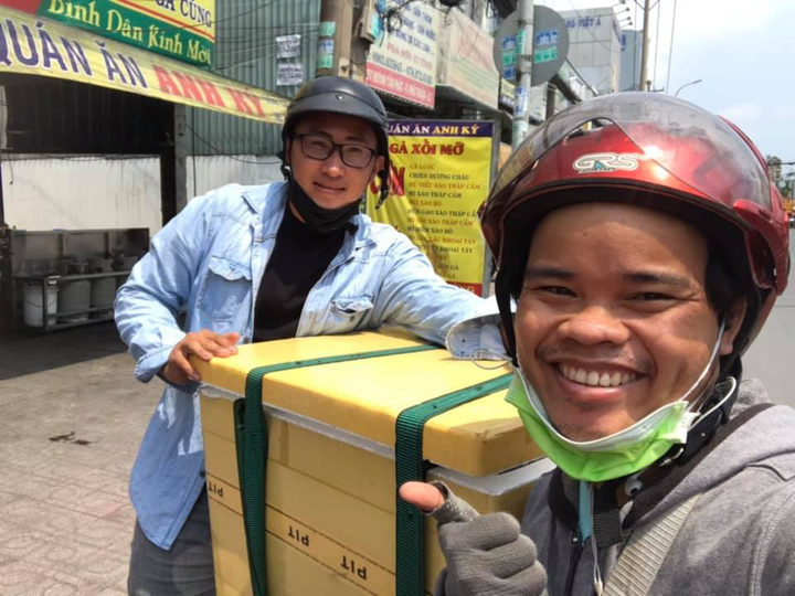 Diễn viên Lê Khâm: 'Tôi bán sữa chua, nhiều lần khóc khi bị bom hàng' - 2