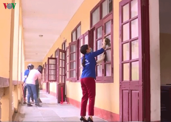 Sáng nay học sinh Thanh Hóa đi học trở lại sau thời gian dài nghỉ vì COVID-19 - 1