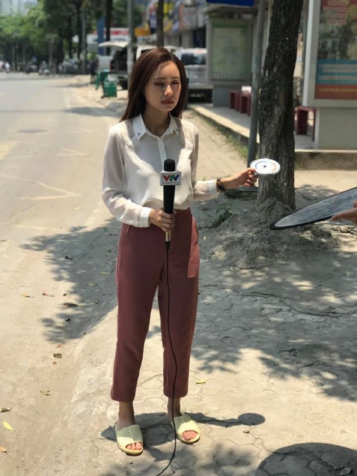 Hậu trường BTV đi tất, ghi hình 'Bản tin Thời tiết' trước phông xanh - 2