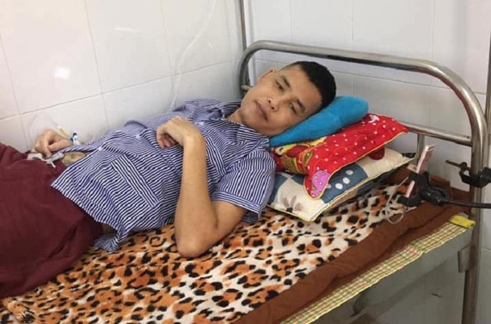 Hiệp Gà nhập viện do lạm dụng rượu bia - 1