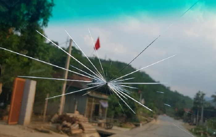 Mưa đá to bằng quả trứng gà trút xuống Nghệ An, xuyên thủng hàng chục mái nhà - 6