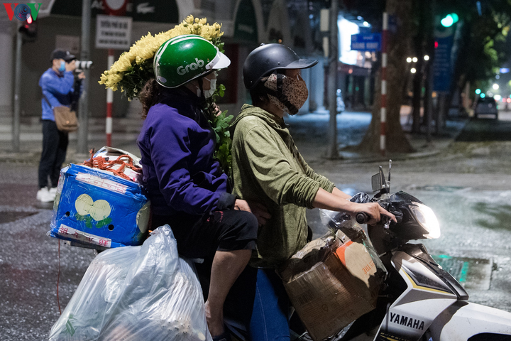 Hình ảnh hiếm khi lặp lại ở Hà Nội trước ngày hết cách xã hội - 11