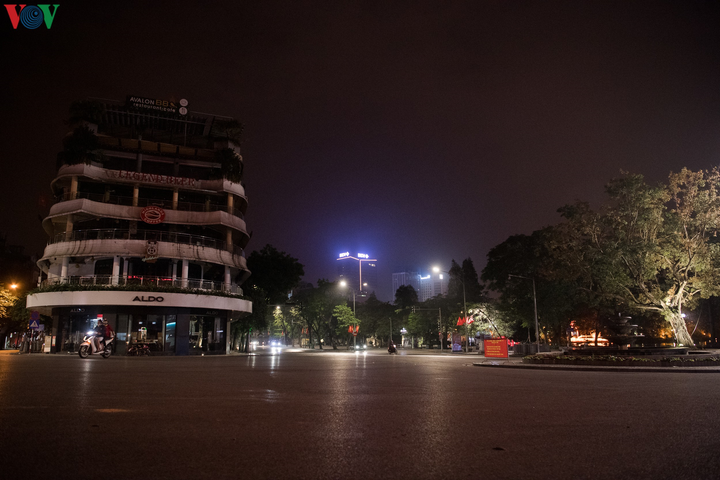 Hình ảnh hiếm khi lặp lại ở Hà Nội trước ngày hết cách xã hội - 4