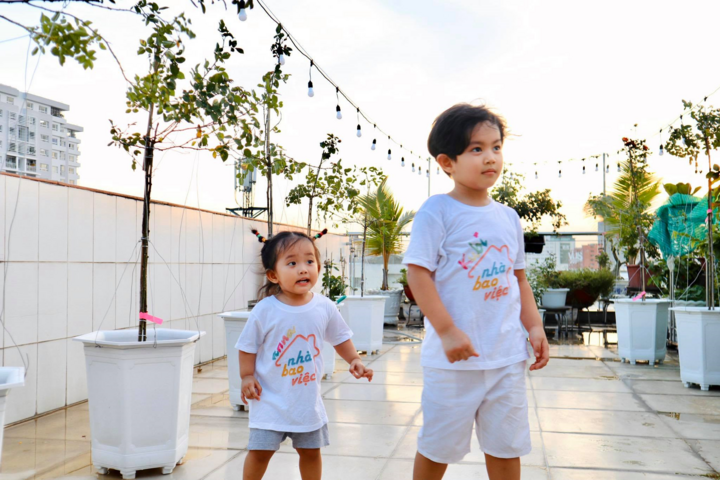 Nghỉ tránh dịch COVID-19, Phan Hiển bỏ trăm triệu đồng trồng vườn hồng tặng vợ - 6