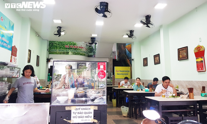 Nhịp sống sôi động ở Đà Nẵng trong ngày đầu hết cách ly toàn xã hội - 3