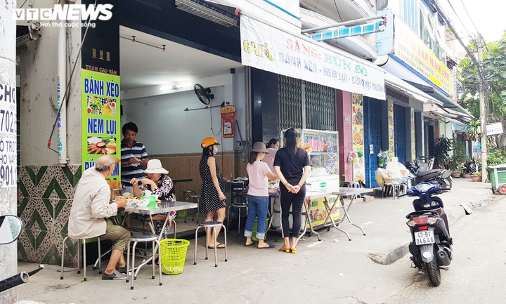 Nhịp sống sôi động ở Đà Nẵng trong ngày đầu hết cách ly toàn xã hội - 4