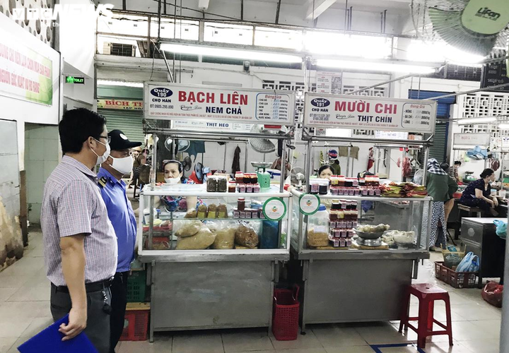 Nhịp sống sôi động ở Đà Nẵng trong ngày đầu hết cách ly toàn xã hội - 7