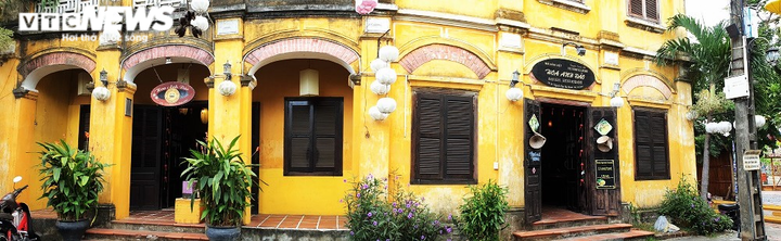 Nhà hàng, quán cà phê ở phố cổ Hội An đóng cửa im lìm trong ngày đầu hết cách ly - 12