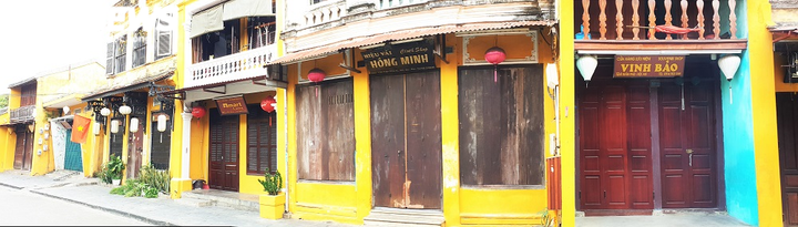 Nhà hàng, quán cà phê ở phố cổ Hội An đóng cửa im lìm trong ngày đầu hết cách ly - 6