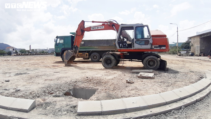 Cha chỉ định thầu cho con: Truy tố 3 bị can, điều tra nhiều nhóm liên quan - 2