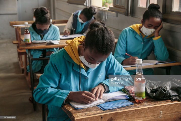 Madagascar tự tin 'thay đổi lịch sử thế giới' với trà thảo mộc chống COVID-19 - 3