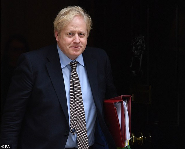 Khỏi COVID-19, Thủ tướng Anh trở lại làm việc từ thứ Hai - 1