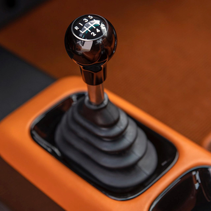 Siêu phẩm Porsche 911 Targa hoàn hảo với bản độ từ Singer Vehicle Design - 7