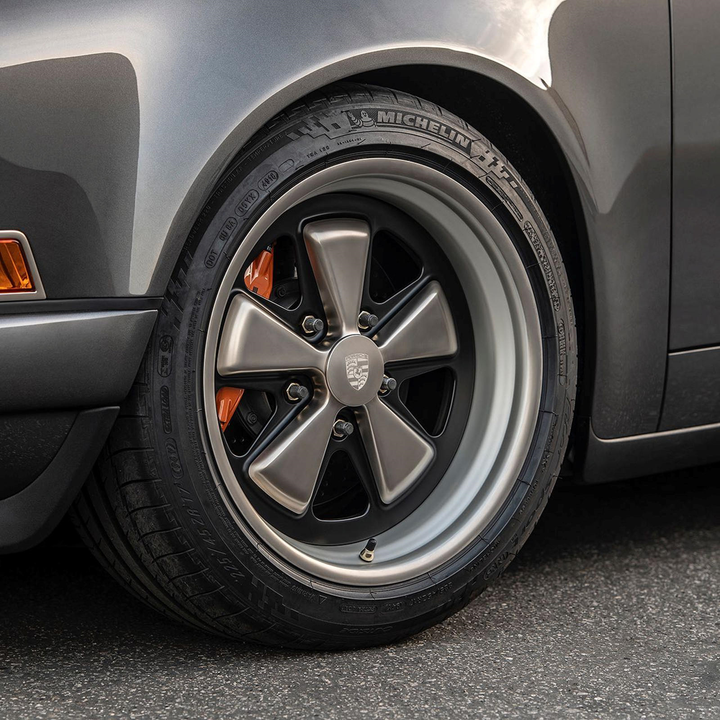 Siêu phẩm Porsche 911 Targa hoàn hảo với bản độ từ Singer Vehicle Design - 9